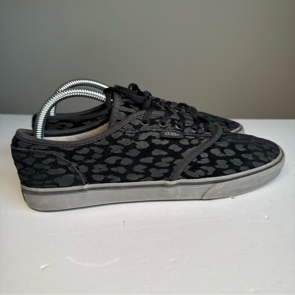 Vans Suede Leather Skateboard Sneakers Shoes Womens 9 Low Top Black Animal Print - Picture 2 of 16